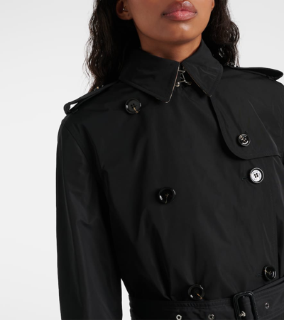 Shop Burberry Double-breasted Trench Coat In Schwarz