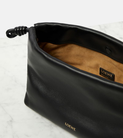 Loewe Flamenco Small Leather Clutch In Schwarz