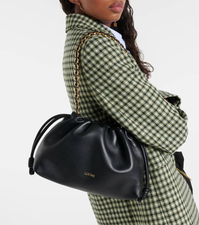 Loewe Flamenco Small Leather Clutch In Schwarz