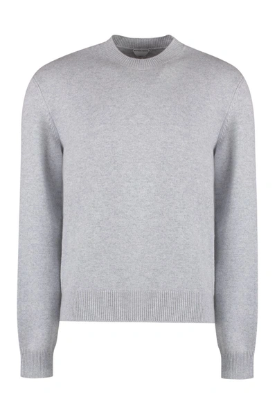Shop Bottega Veneta Crew-neck Cashmere Sweater In Grey