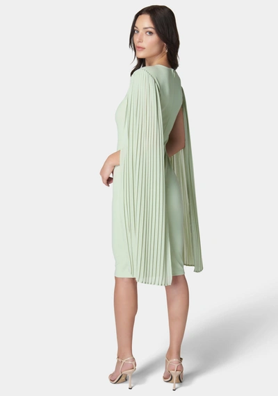 Bebe Cape Sleeve Midi Dress In Crã©me De Menthe