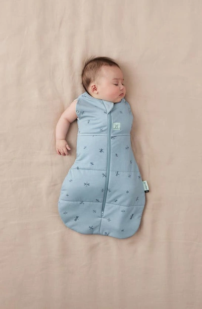 Shop Ergopouch 2.5 Tog Cocoon Stretch Organic Cotton Convertible Swaddle Bag In Dragonflies