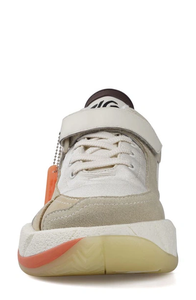 Zigi Torani Platform Sneaker In White/beige