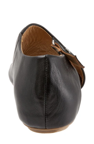 Bueno Kale Flat Sandal In Black Leather