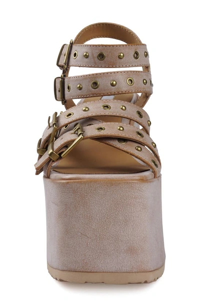 Zigi Vianca Platform Wedge Sandal In Off White Grey