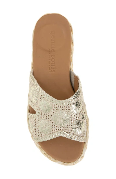Gentle Souls By Kenneth Cole Tristan Woven Raffia Sandal In Ice Woven