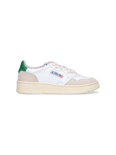 Shop Autry Medalist 01 Low Sneakers In Bianco/verde
