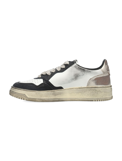 Shop Autry Medalist Super Vintage Low Sneakers In Bianco/nero/argento