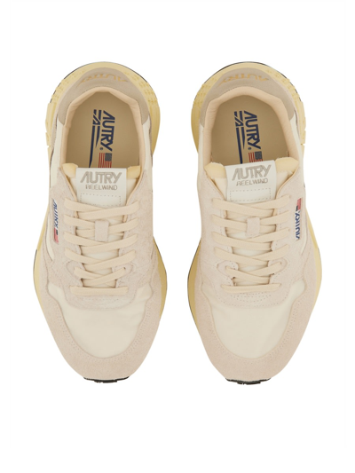 Shop Autry Whirlwind Low Sneaker In Bianco