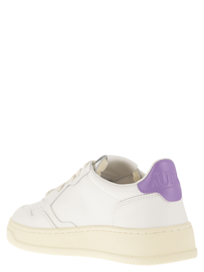 Shop Autry Medalist Low - Leather Sneakers In Bianco/viola