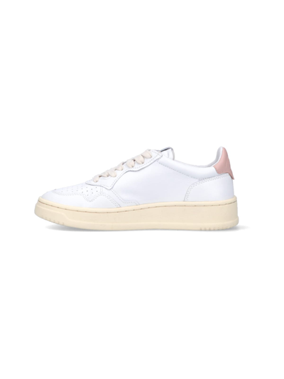 Shop Autry Medalist 01 Low Sneakers In Rosa