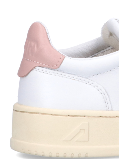 Shop Autry Medalist 01 Low Sneakers In Rosa