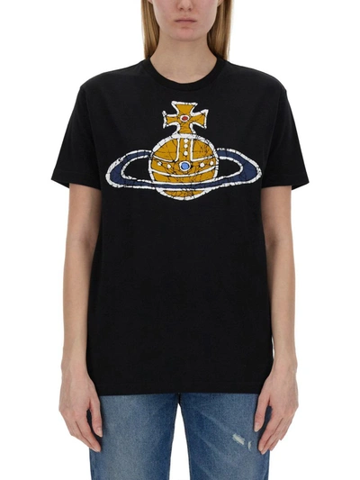 Shop Vivienne Westwood T-shirt With Logo Unisex In Black
