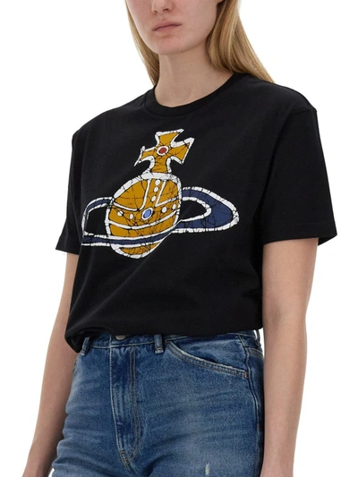 Shop Vivienne Westwood T-shirt With Logo Unisex In Black