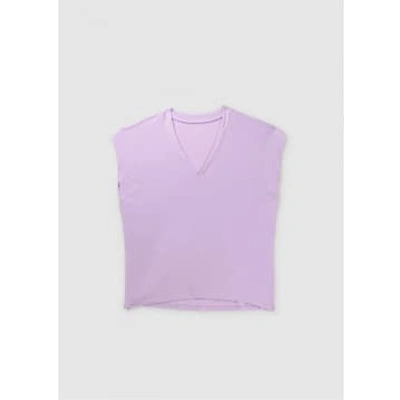 Shop Frame Womens Le Mid Rise V Neck T Shirt In Lilac