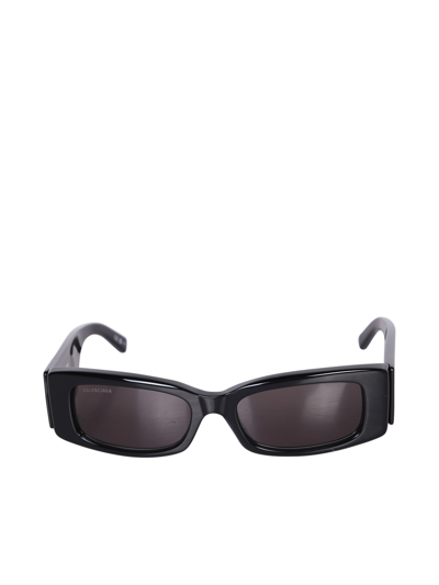 Shop Balenciaga Max Rectangle Black Sunglasses
