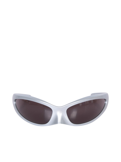 Shop Balenciaga Skin Cat Silver Sunglasses In Metallic