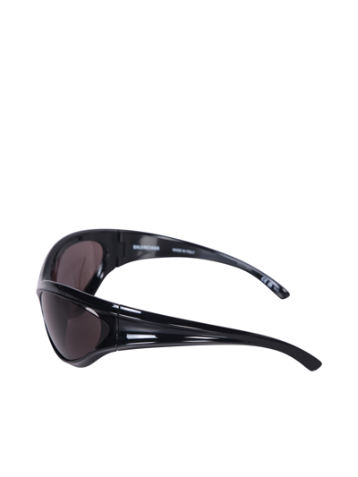 Shop Balenciaga Dynamo Round Black Sunglasses