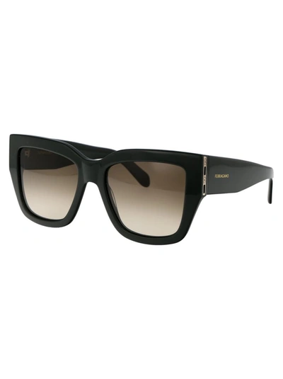 Shop Ferragamo Salvatore  Sunglasses In 302 Green
