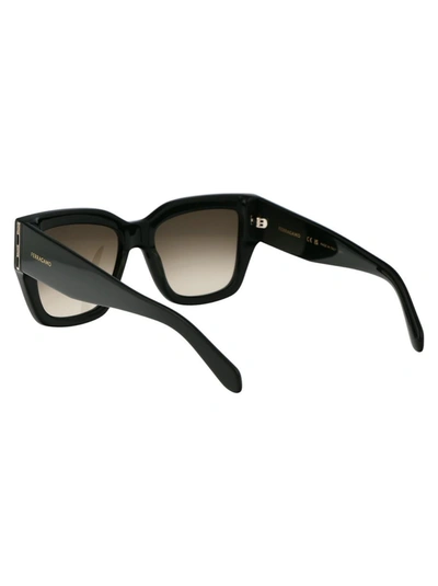 Shop Ferragamo Salvatore  Sunglasses In 302 Green