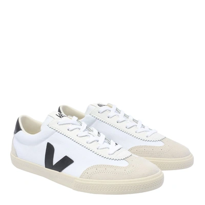 Shop Veja Sneakers In Bianco