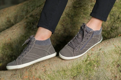 Shop Taos Startup In Graphite Distressed In Grey