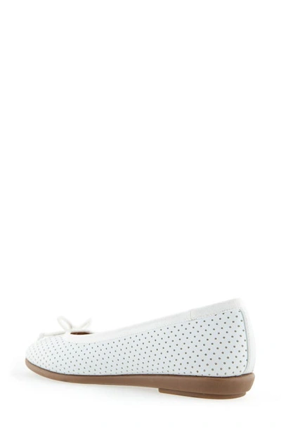 Aerosoles Homebet Bow Flat In White Perf