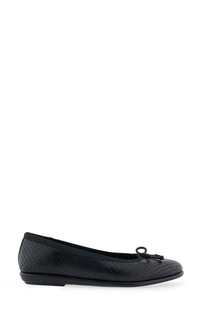 Aerosoles Homebet Bow Flat In Black Perf