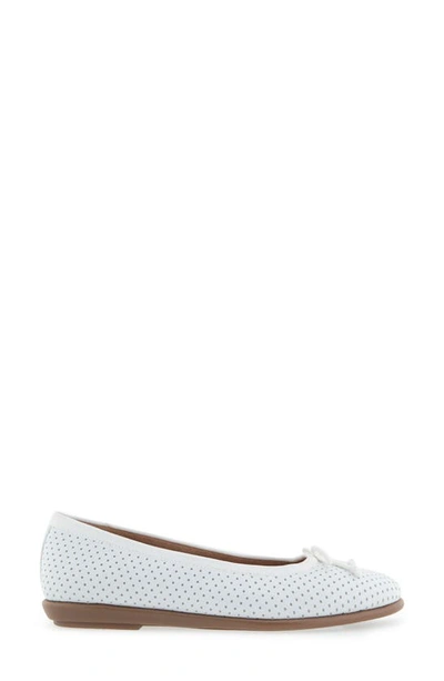 Aerosoles Homebet Bow Flat In White Perf