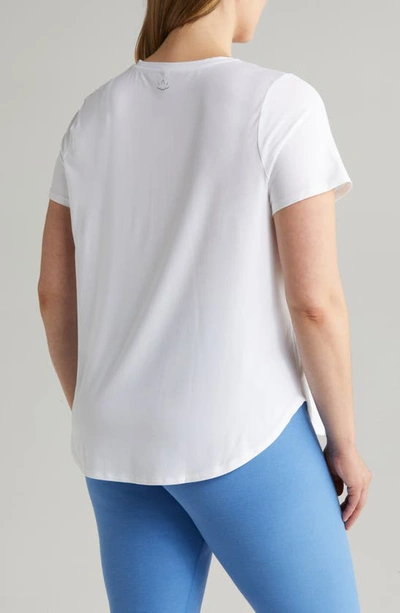 Beyond Yoga Plus On The Down Low Bopo Tee In Cloud White