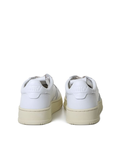 Shop Autry Sneakers Medalist Basse In Pelle In White