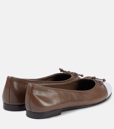 Tory Burch Bow-detail Leather Ballerina Shoes In Brown