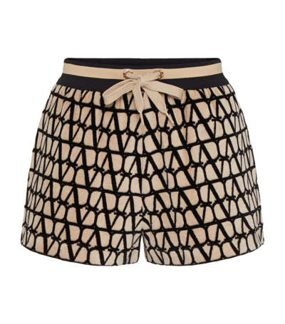 Shop Valentino Toile Iconographe Shorts In Brown