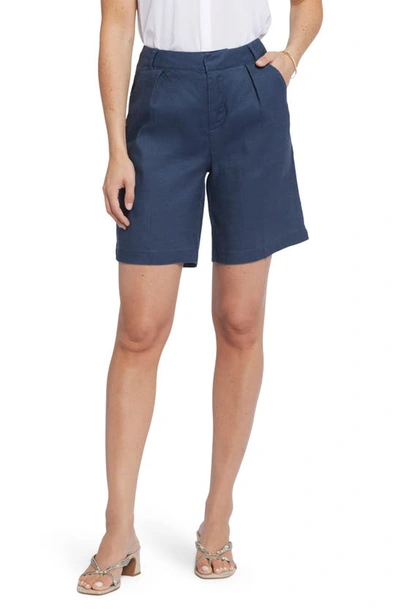 Shop Nydj Relaxed Linen Blend Shorts In Oxford Navy