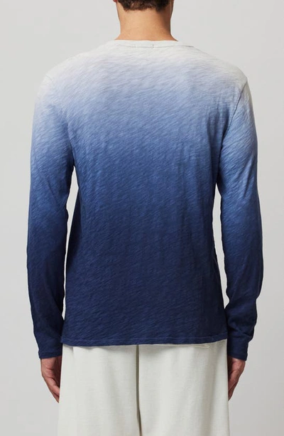Shop Atm Anthony Thomas Melillo Ombré Long Sleeve Cotton Slub T-shirt In Salt Grey / Ink Combo