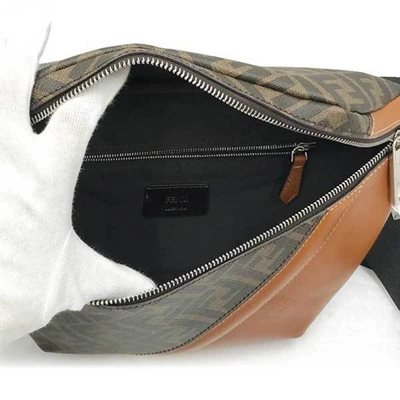 Shop Fendi -- Brown Leather Shoulder Bag ()