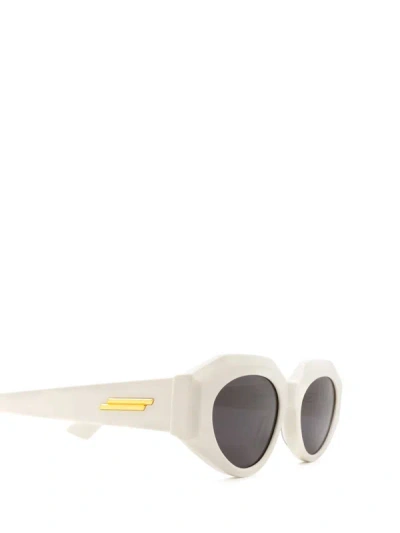 Shop Bottega Veneta Sunglasses In Ivory