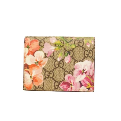 Shop Gucci Gg Blooms Beige Canvas Wallet  ()