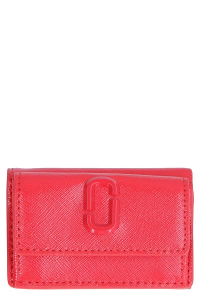 Shop Marc Jacobs Snapshot Mini Leather Wallet In Red