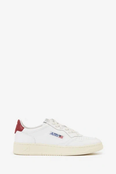 Autry Medalist Sneakers In White