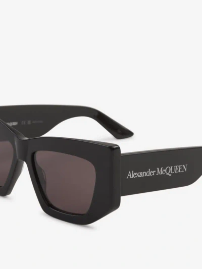 Shop Alexander Mcqueen Rectangular Sunglasses In Negre