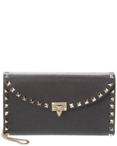 Shop Valentino Rockstud Grainy Leather Wallet On Chain In Grey