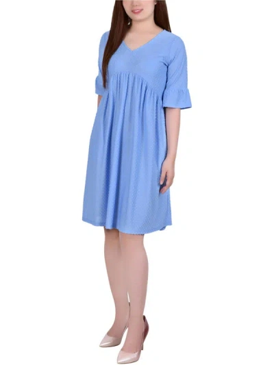 Shop Ny Collection Petites Womens Textured V-neck Shift Dress In Blue