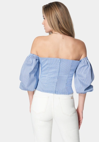 Bebe Poplin Bubble Sleeve Off Shoulder Draped Top In White Alyssum,multi Blue