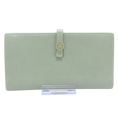 Pre-owned Chanel Coco Button Leather Wallet () In Green