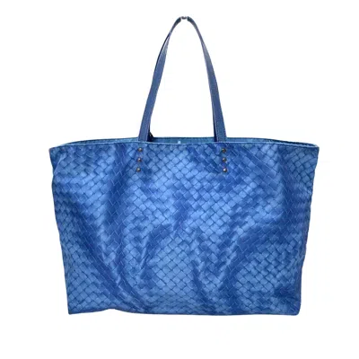 Shop Bottega Veneta Intrecciolusion Blue Leather Tote Bag ()
