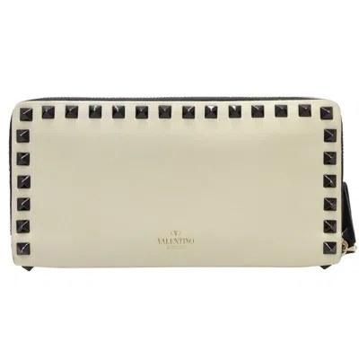 Shop Valentino Garavani Rockstud White Leather Wallet  ()