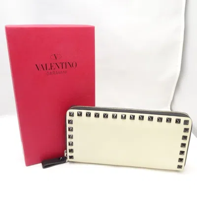 Shop Valentino Garavani Rockstud White Leather Wallet  ()