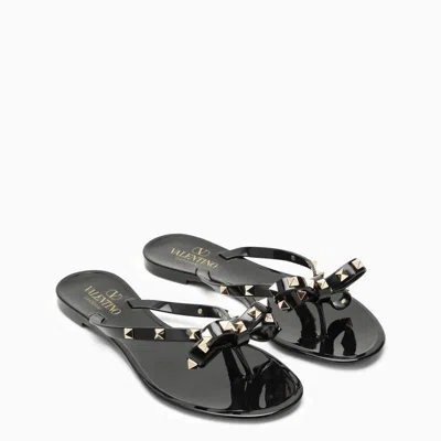 Shop Valentino Garavani Rockstud Flip-flops In Black