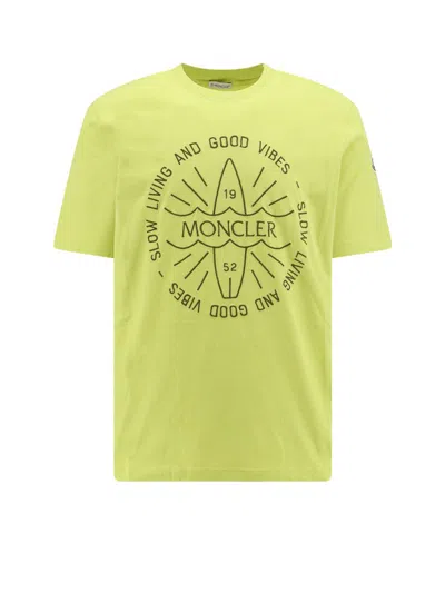 Shop Moncler T-shirt In Green